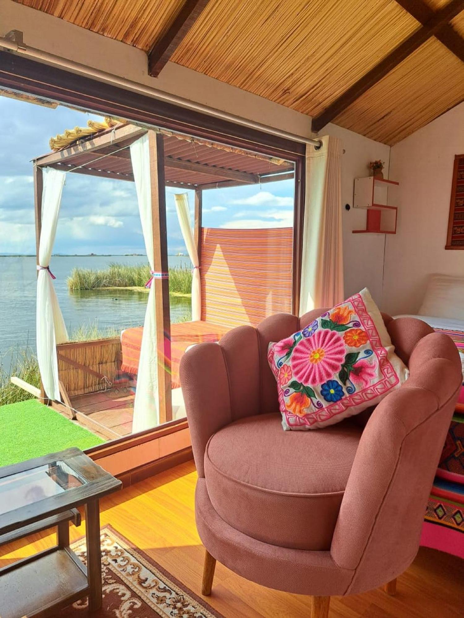 Uros Aruma-Uro On Uros Floating Islands Hotel Puno Bagian luar foto